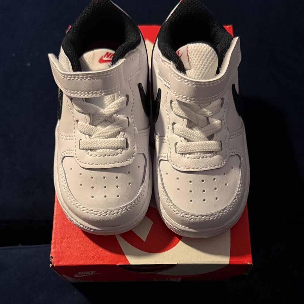 Nike Kids White and Black Sneakers